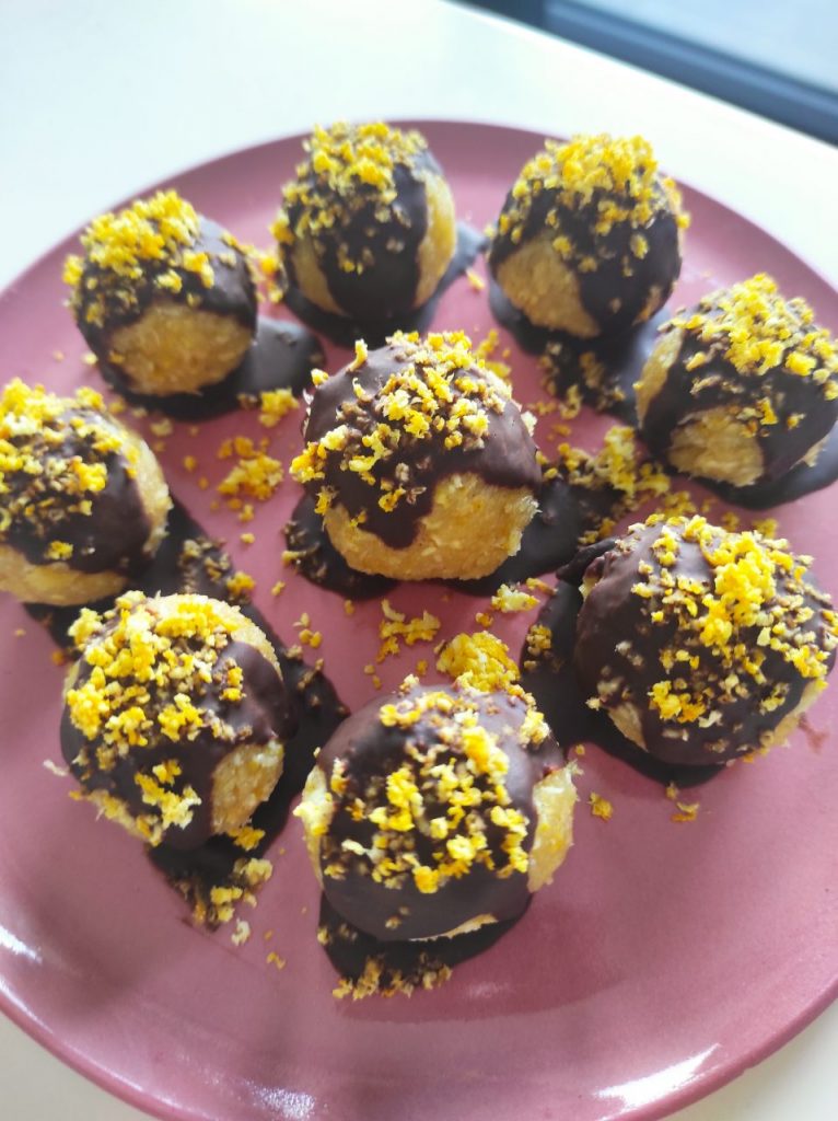 PORTAKALLI İRMİK TOPLARI